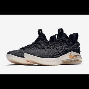 Nike | LeBron 15 Low